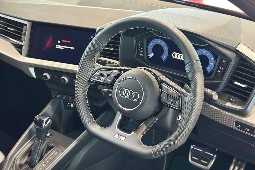 Audi A1 30 Tfsi Black Edition S Tronic BV26EOD Red #4