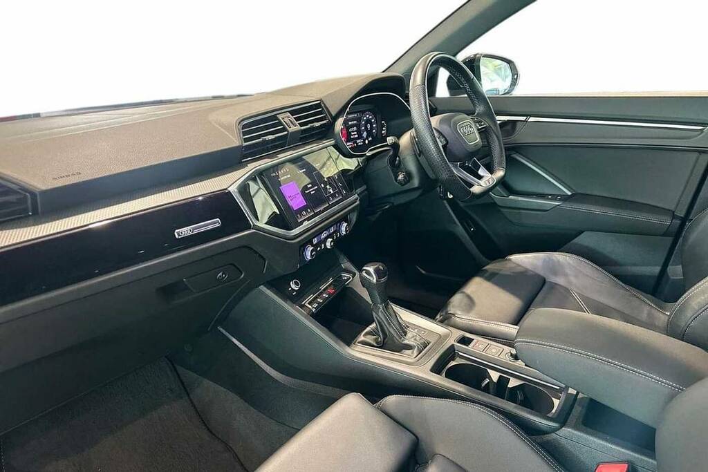Audi Q3 35 Tfsi Black Edition S Tronic DF23WFR White #2