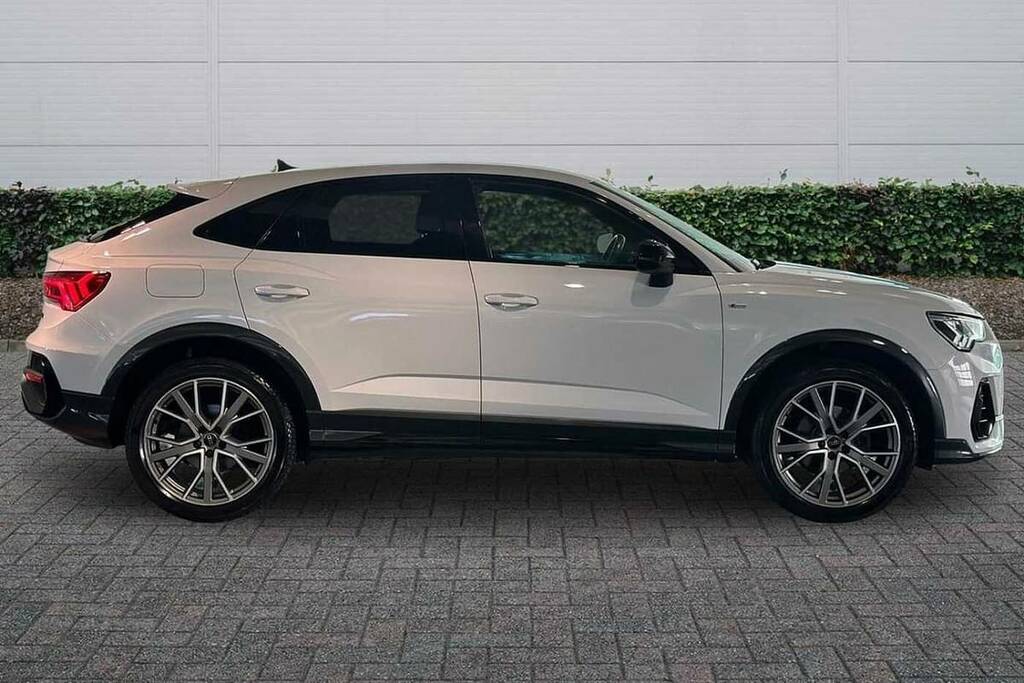 Audi Q3 35 Tfsi Black Edition S Tronic DF23WFR White #4