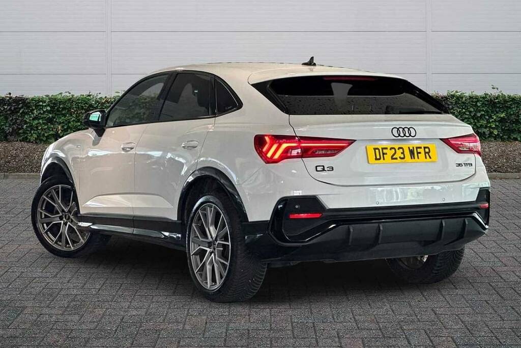 Audi Q3 35 Tfsi Black Edition S Tronic DF23WFR White #3