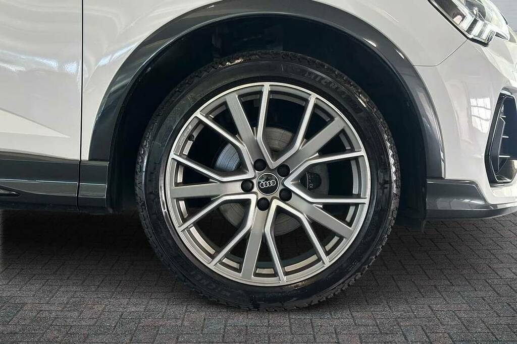 Audi Q3 35 Tfsi Black Edition S Tronic DF23WFR White #5