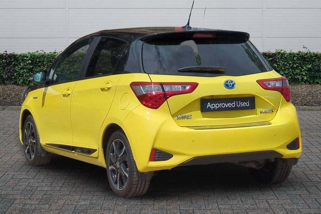 Toyota Yaris 1.5 Hybrid Yellow Edition Cvt Yellow #2