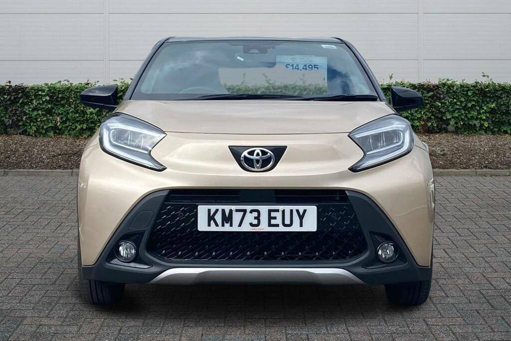 Toyota Aygo X 1.0 Vvt-i Exclusive Beige #3