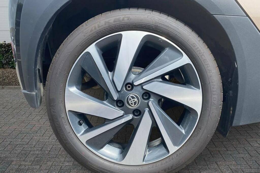 Toyota Aygo X 1.0 Vvt-i Exclusive Beige #6