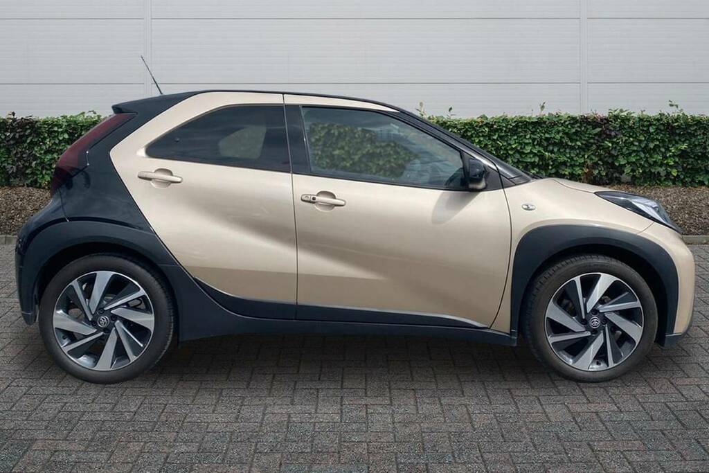 Toyota Aygo X 1.0 Vvt-i Exclusive Beige #5