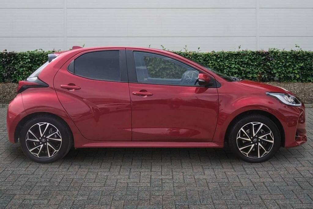 Toyota Yaris 1.5 Hybrid Design Cvt  #4