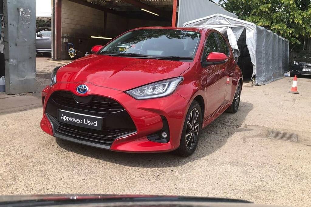 Toyota Yaris 1.5 Hybrid Design Cvt  #6