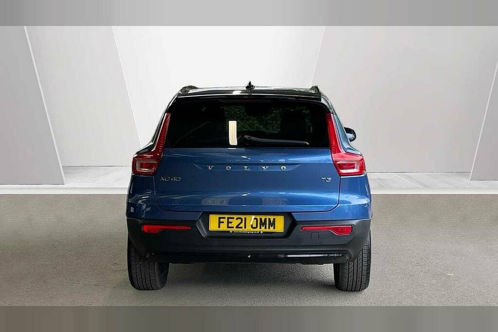 Volvo XC40 1.5 T3 163 R Design Blue #4