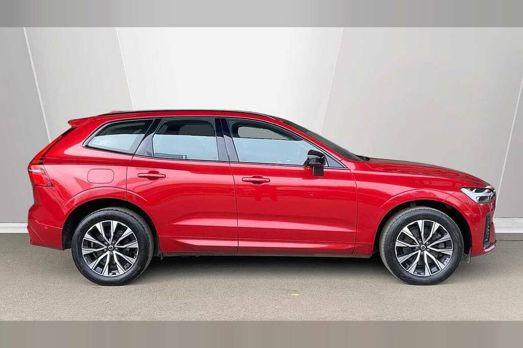 Volvo XC60 2.0 B5p Plus Dark Awd Geartronic Red #3