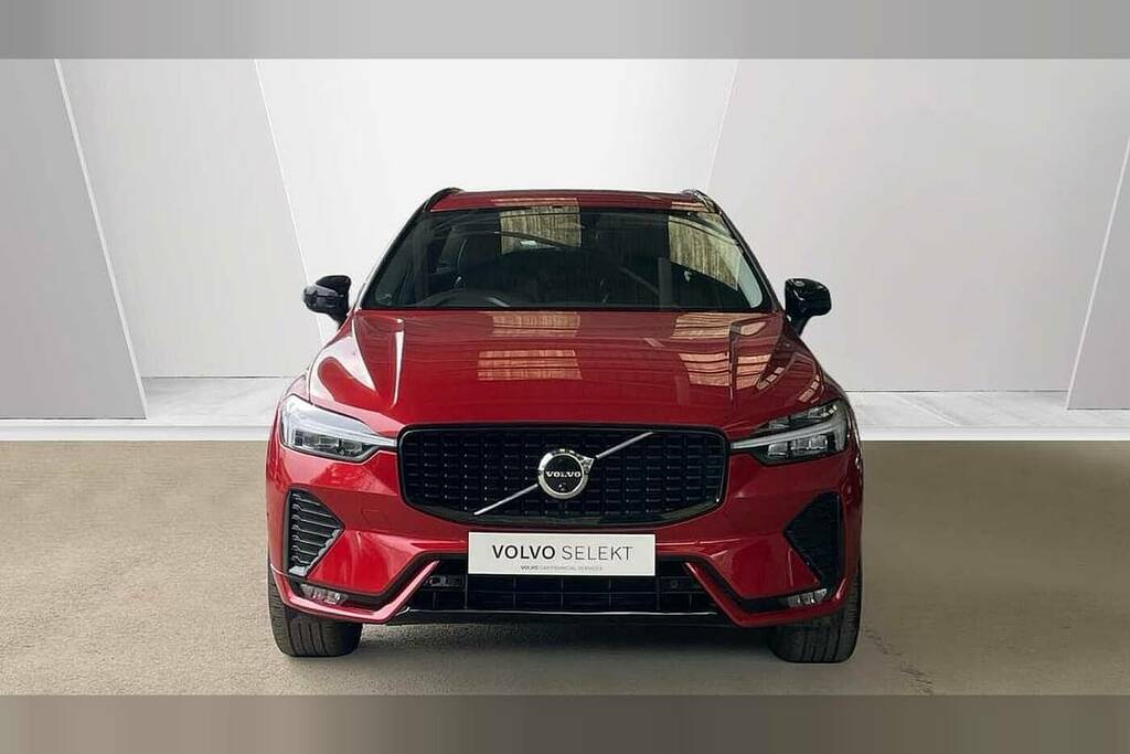 Volvo XC60 2.0 B5p Plus Dark Awd Geartronic Red #5