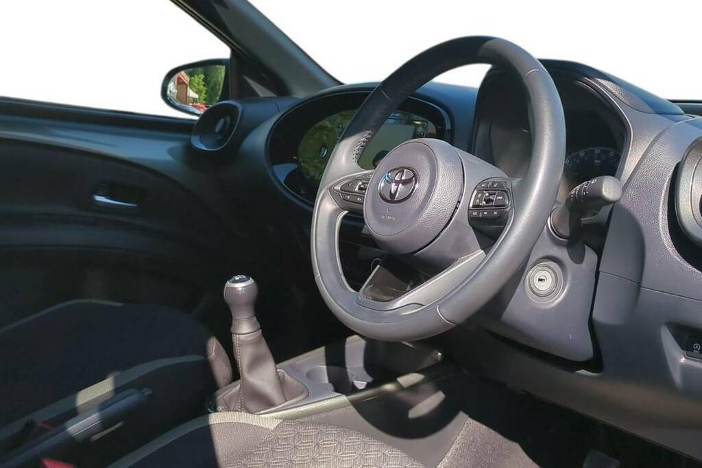 Toyota Aygo X 1.0 Vvt-i Edge Green #6