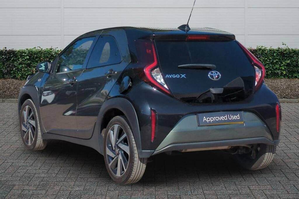 Toyota Aygo X 1.0 Vvt-i Edge Green #2