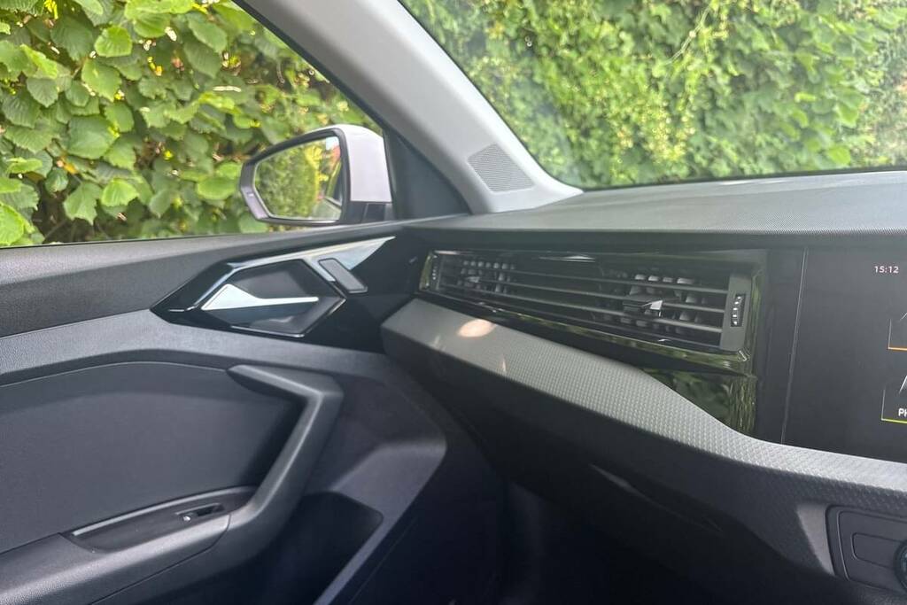 Audi A1 1.0 Tfsi 30 Sport Sportback Euro White #21