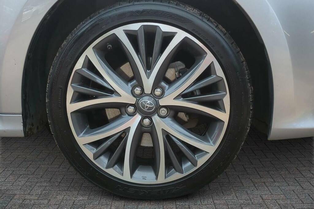 Toyota Yaris 1.5 Hybrid Excel Cvt Silver #6