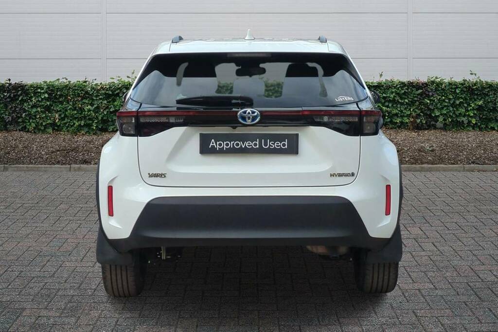 Toyota Yaris Cross 1.5 Hybrid Design Cvt White #4