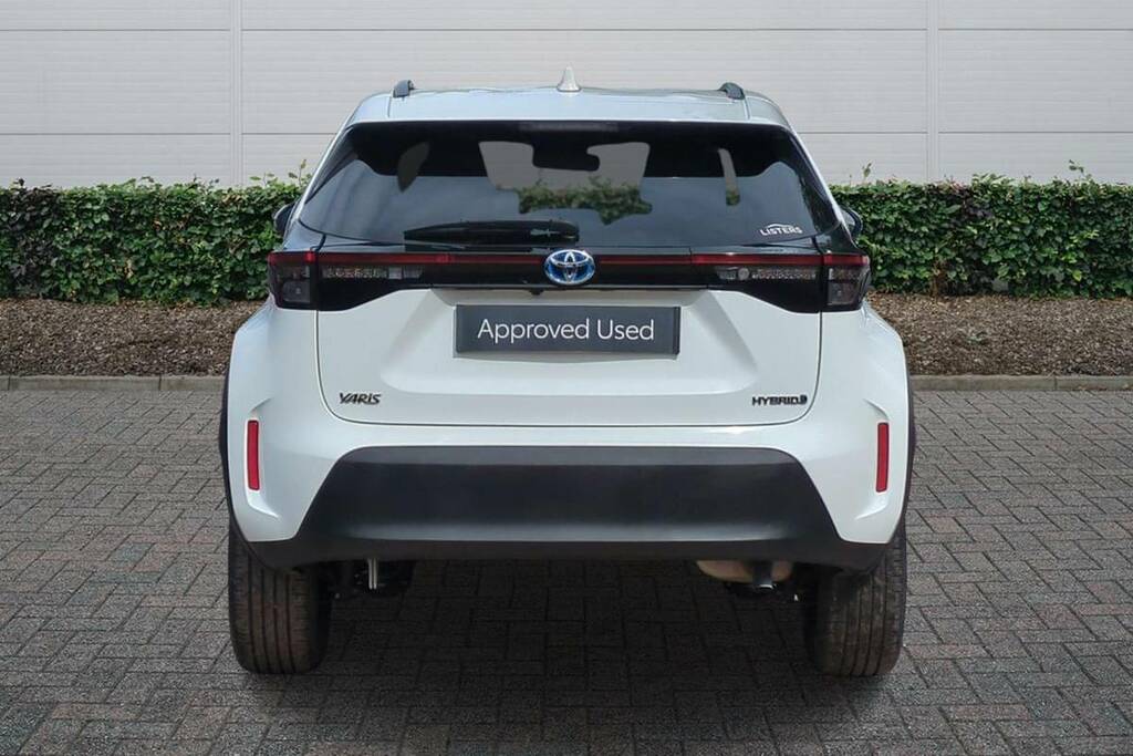 Toyota Yaris Cross 1.5 Hybrid Design Cvt White #4