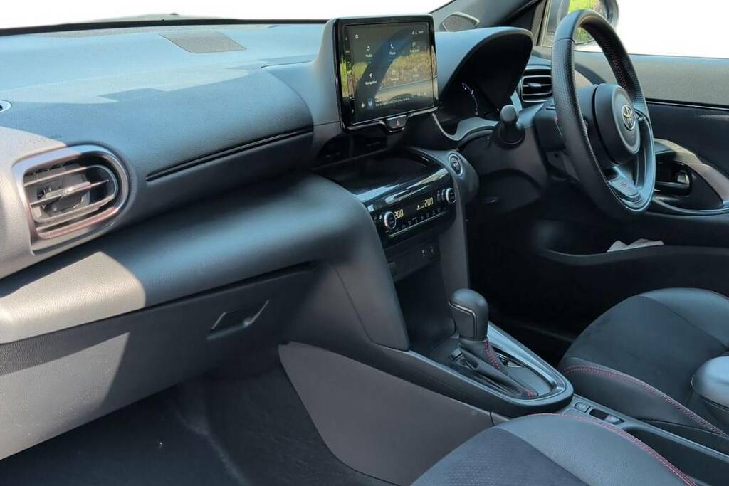 Toyota Yaris Cross Design White #7