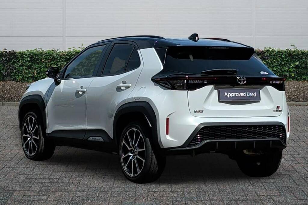 Toyota Yaris Cross 1.5 Hybrid Gr Sport Cvt Grey #2