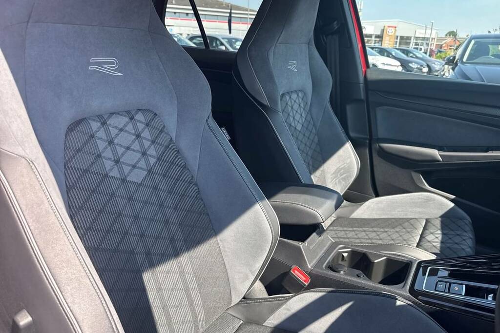 Volkswagen Golf 8 Life 1.5 Etsi 150Ps 7-Speed Dsg Black #6