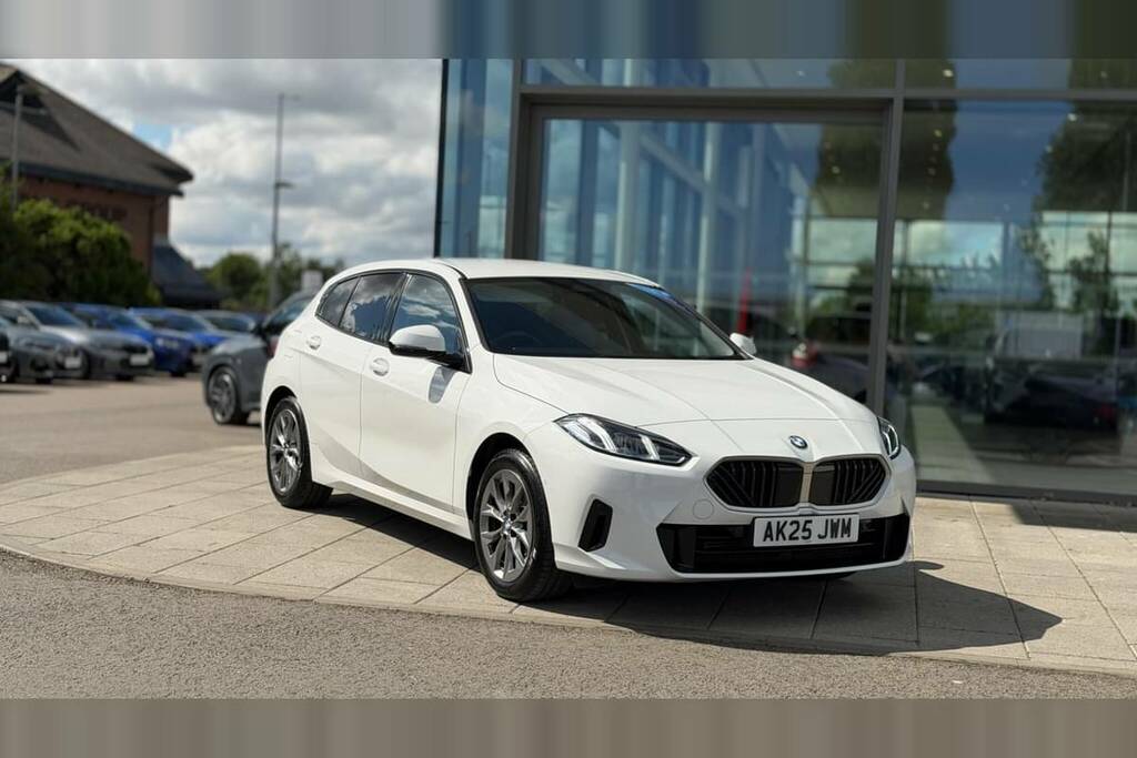 BMW 1 Series 120 Sport Step White
