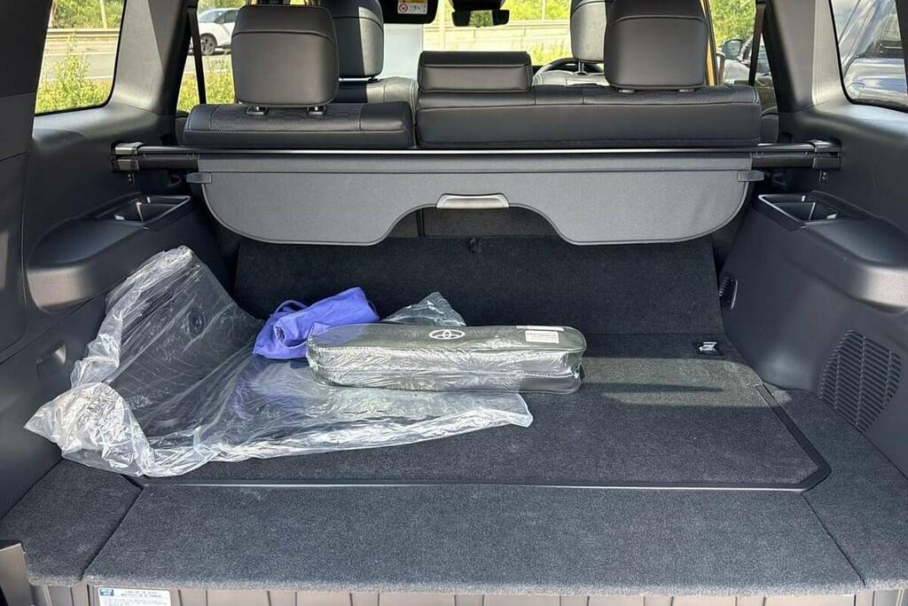 Toyota Land Cruiser 2.8D Mhev Panel Van Hybrid 4Wd Lwb Black #10