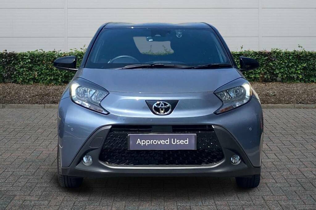 Toyota Aygo X 1.0 Vvt-i Edge Parking #3