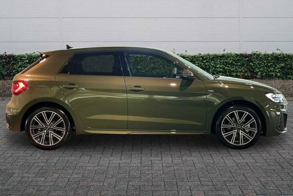 Audi A1 30 Tfsi S Line BP26LNT Green #4