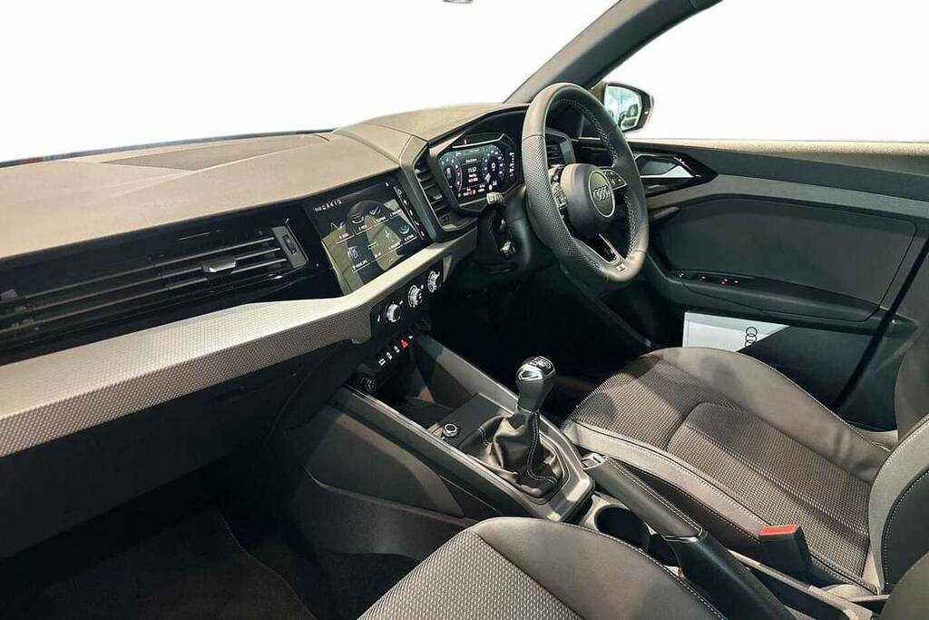 Audi A1 30 Tfsi S Line BP26LNT Green #2