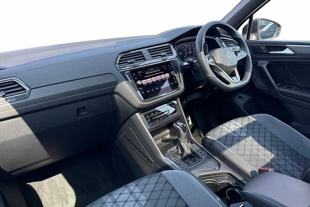 Volkswagen Tiguan 1.5 Tsi 150 Black Edition Dsg FN24GCZ Black #2