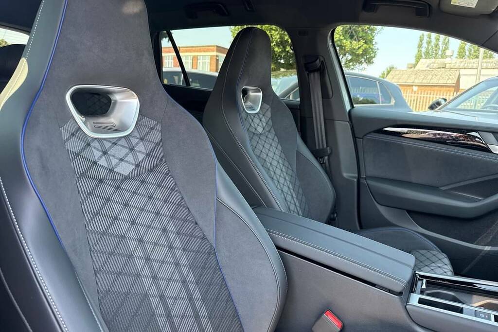 Volkswagen Passat 1.5 Tsi Ehybrid R-line Dsg Grey #6