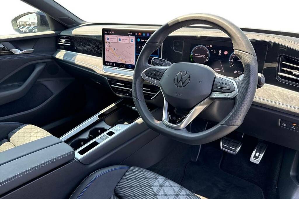 Volkswagen Passat 1.5 Tsi Ehybrid R-line Dsg Grey #4