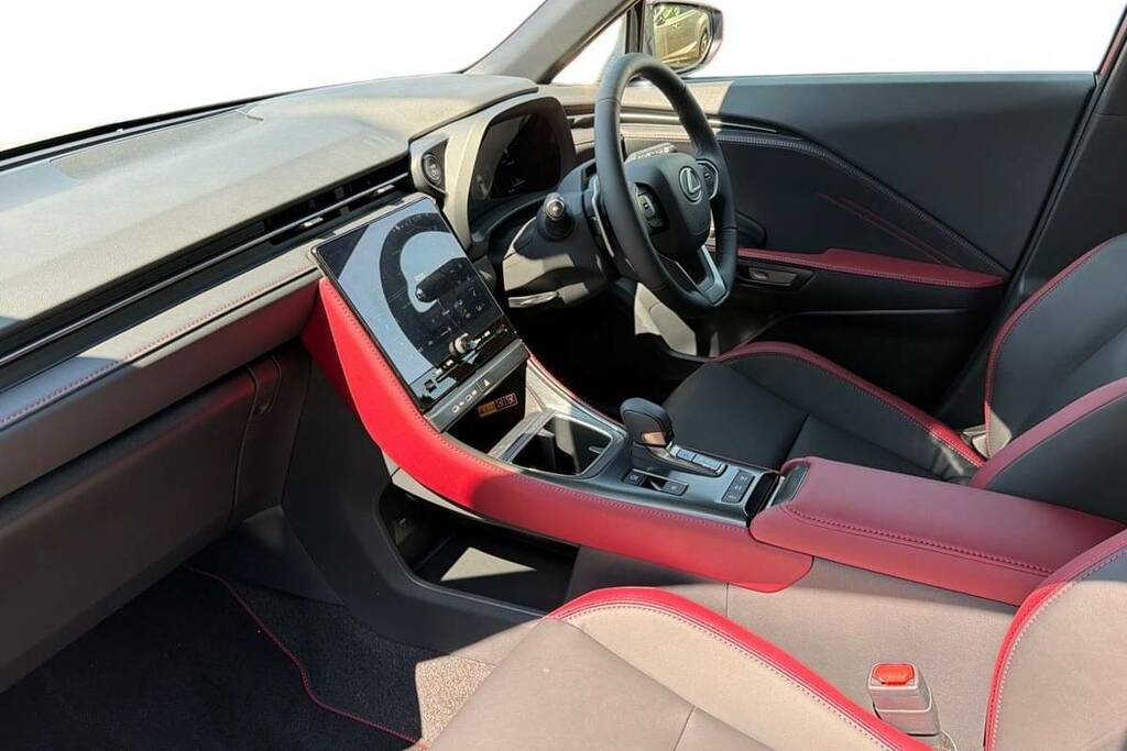 Lexus LBX 1.5 Vibrant Edition E-cvt Bi-tone #5