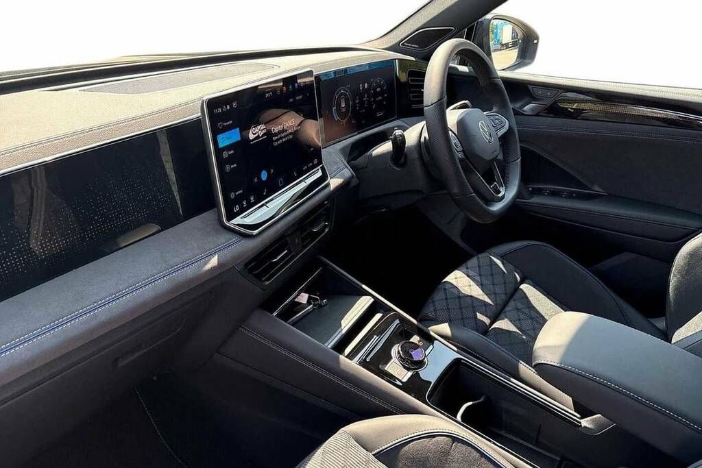 Volkswagen Tiguan 2.0 Tdi R-line Dsg BW26TFJ Black #2