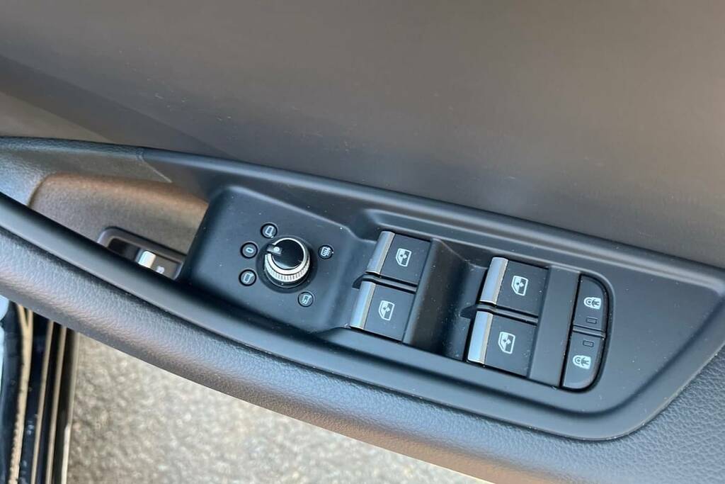 Audi A4 35 Tfsi Sport S Tronic 17 Alloy Black #6