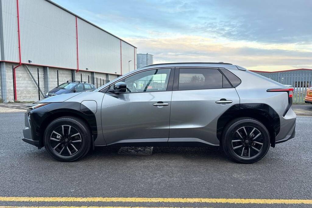 Toyota bZ4X 165Kw Design 73Kwh Grey #2