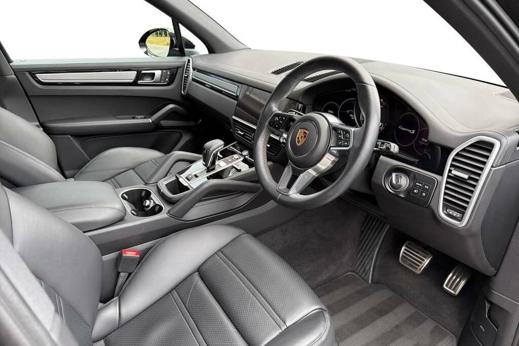 Porsche Cayenne S Platinum Edition Tiptronic S Black #4