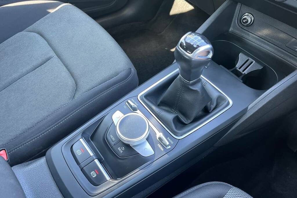 Audi Q2 30 Tfsi Sport BC22DZT White #6