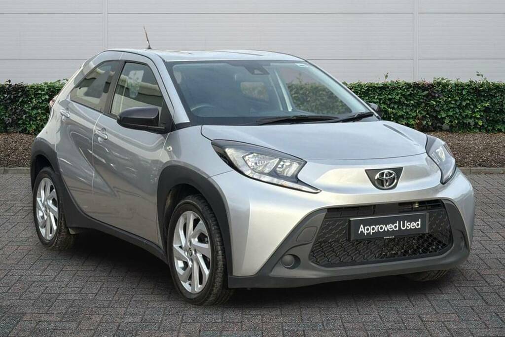 Toyota Aygo X 1.0 Vvt-i Pure Silver