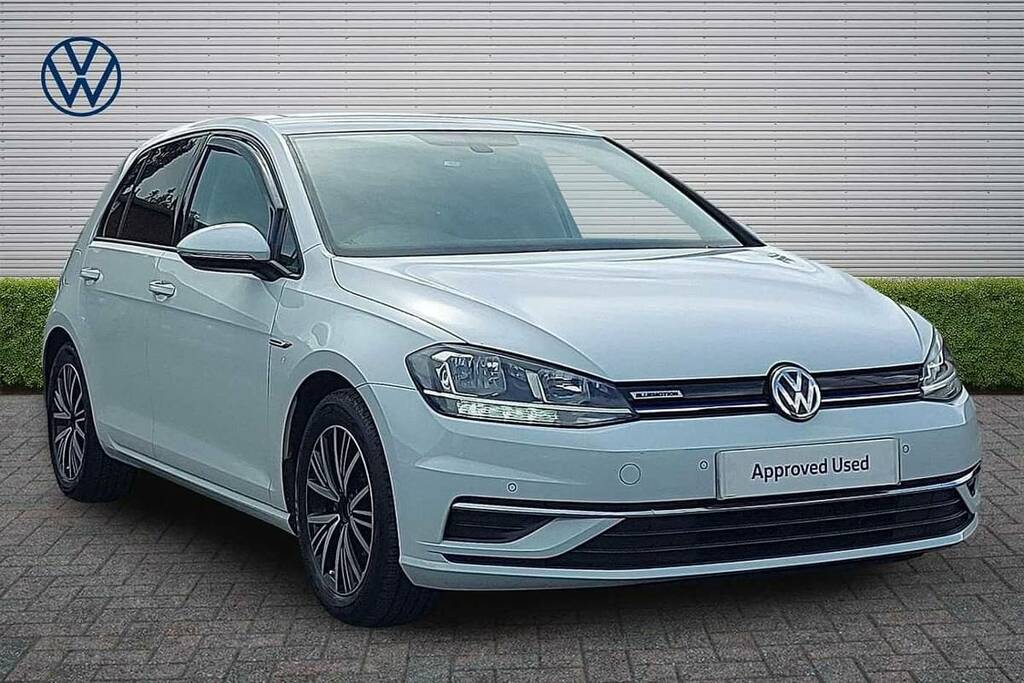 Volkswagen Golf 1.5 Tsi Evo Se Nav Dsg White