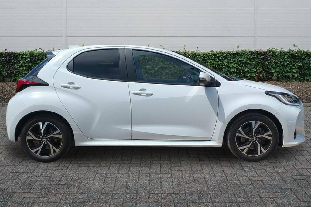 Toyota Yaris 1.5 Hybrid Design Cvt White #5