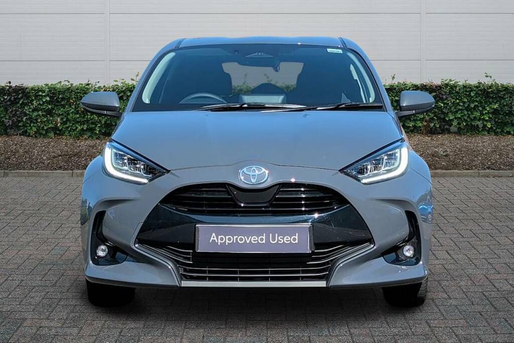 Toyota Yaris 1.5 Hybrid Design Cvt KN26OHH Grey #3