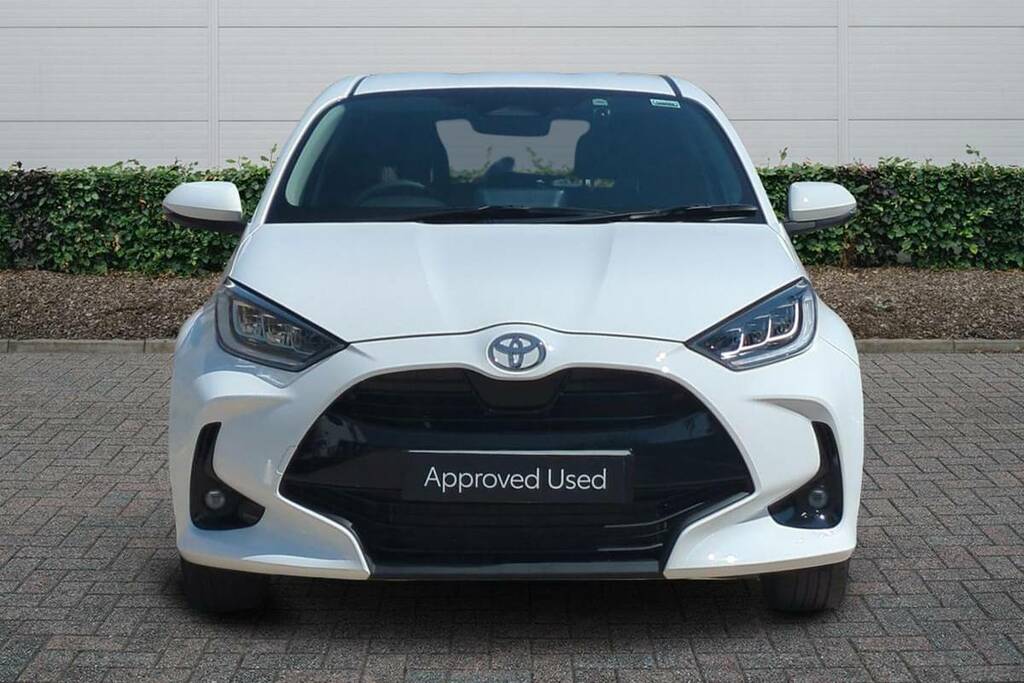 Toyota Yaris 1.5 Hybrid Design Cvt VE26EKW White #3