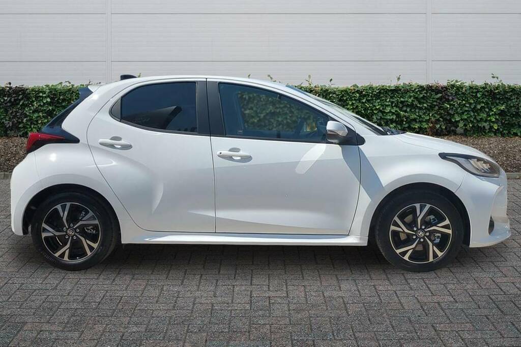 Toyota Yaris 1.5 Hybrid Design Cvt VE26EKW White #5