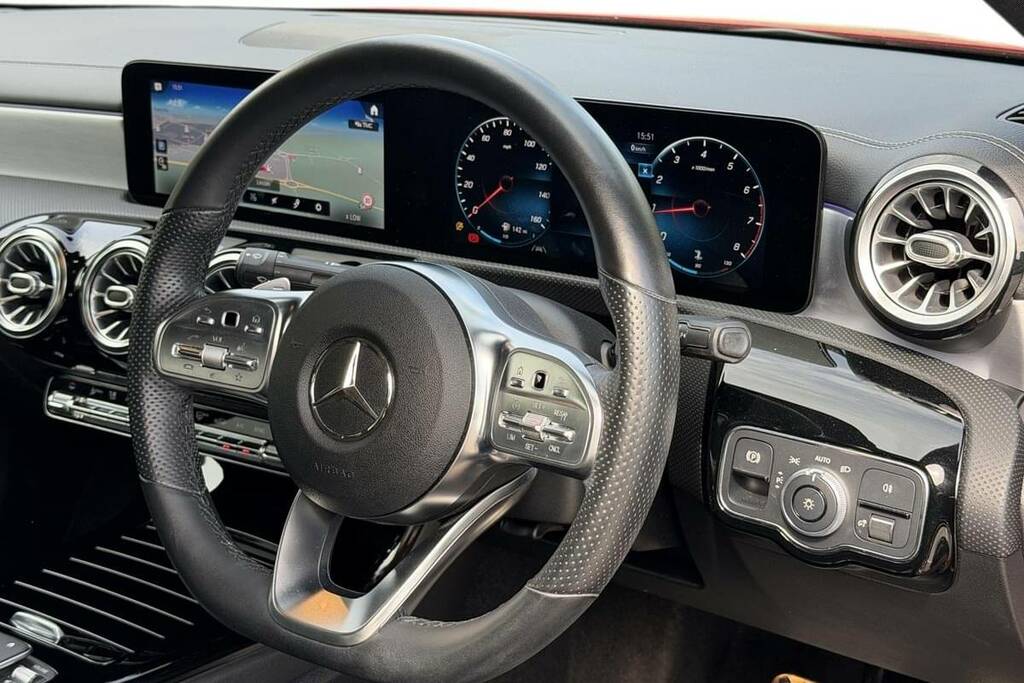 Mercedes-Benz CLA Class 200 Amg Line Premium Plus Tip Red #5