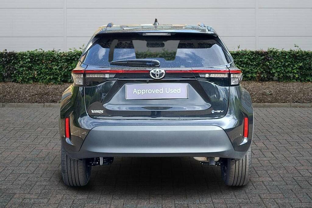 Toyota Yaris Cross 1.5 Hybrid Design Cvt Black #4