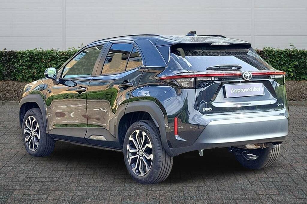 Toyota Yaris Cross 1.5 Hybrid Design Cvt Black #2