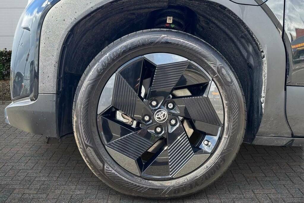 Toyota Urban Cruiser 128Kw Design 61Kwh #6