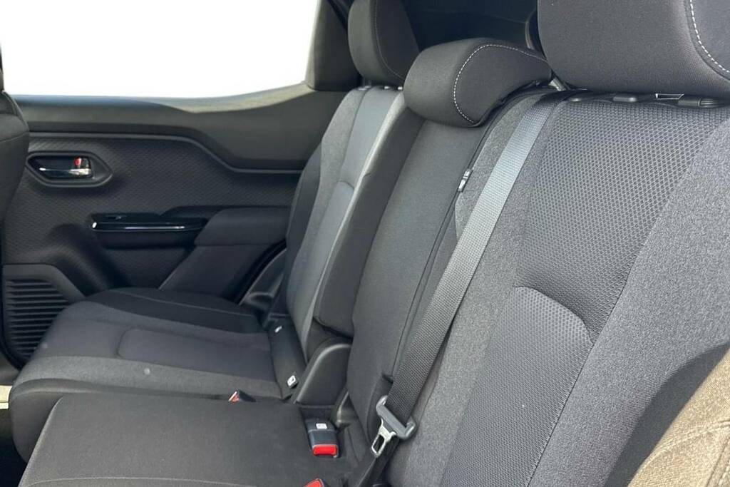 Toyota Urban Cruiser 128Kw Design 61Kwh Green #9