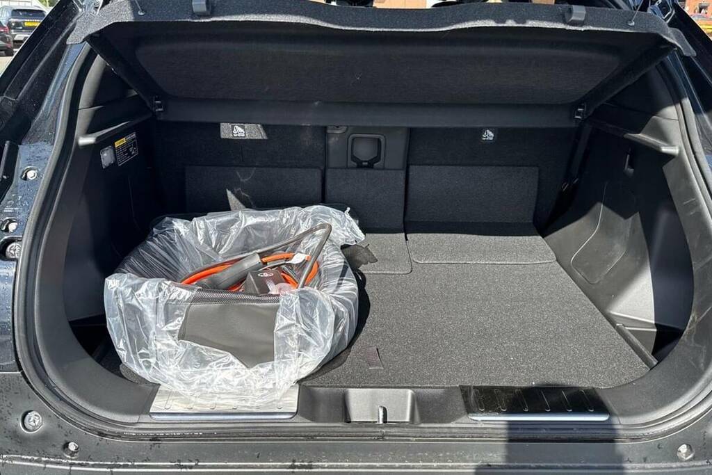 Toyota Urban Cruiser 128Kw Design 61Kwh Green #10