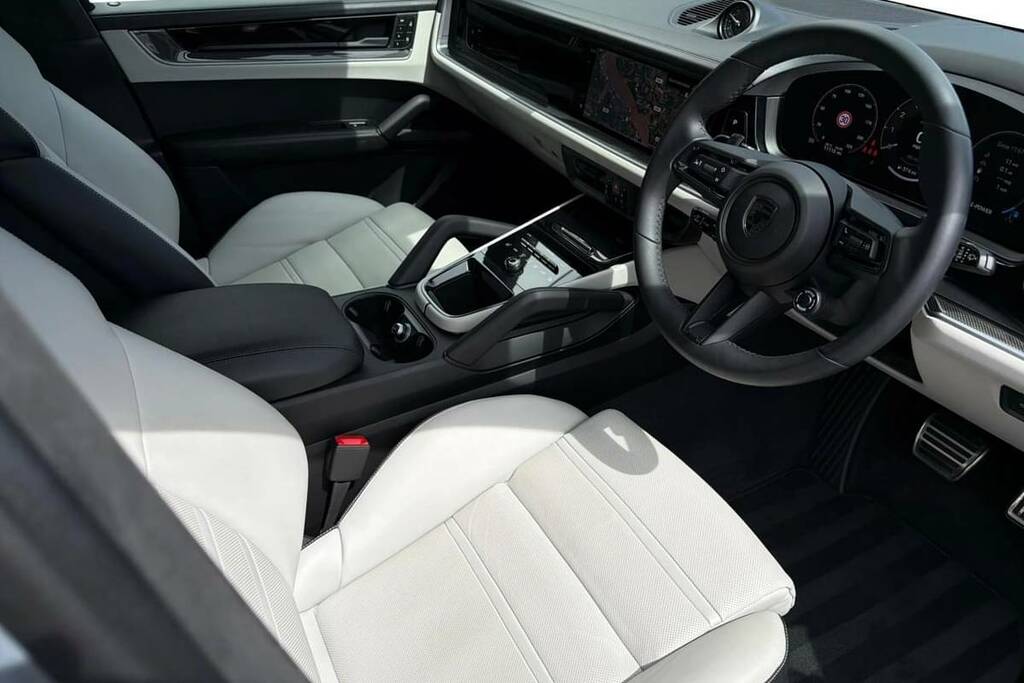 Porsche Cayenne Turbo E-hybrid Tiptronic S Grey #4
